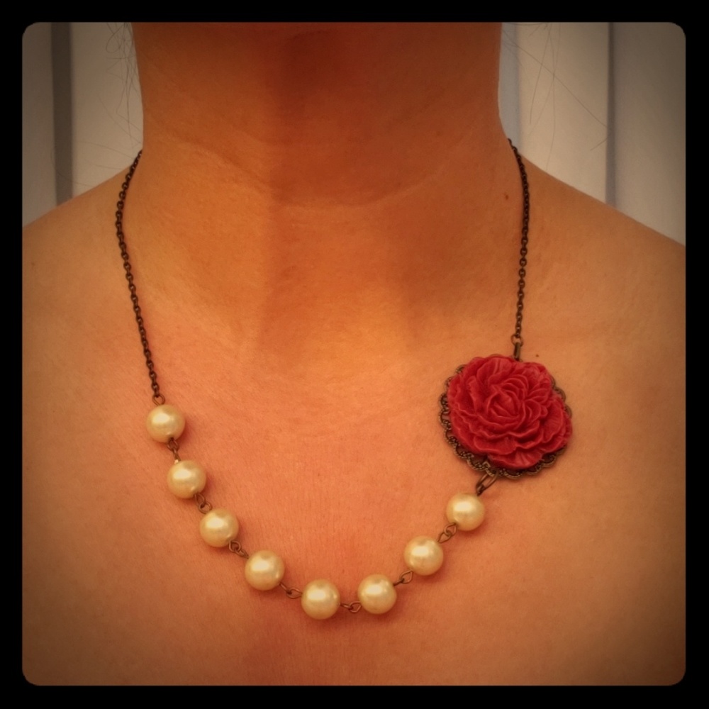 Vintage red rose pearl necklace
